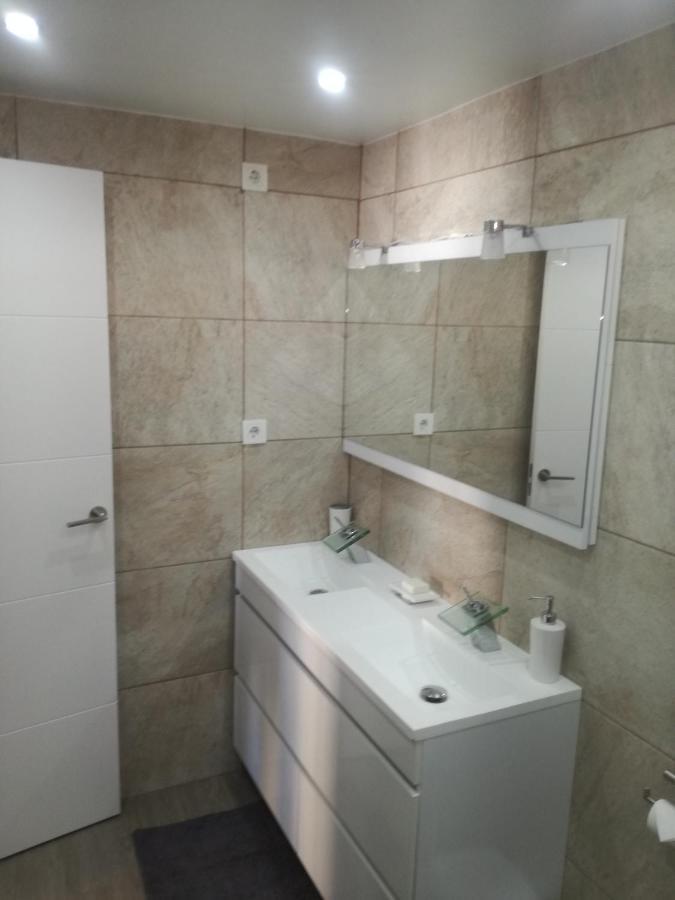 2 Bedroom Newly Renovated Bungalow Close To Bars & Restaurants ロス・アルカサレス エクステリア 写真