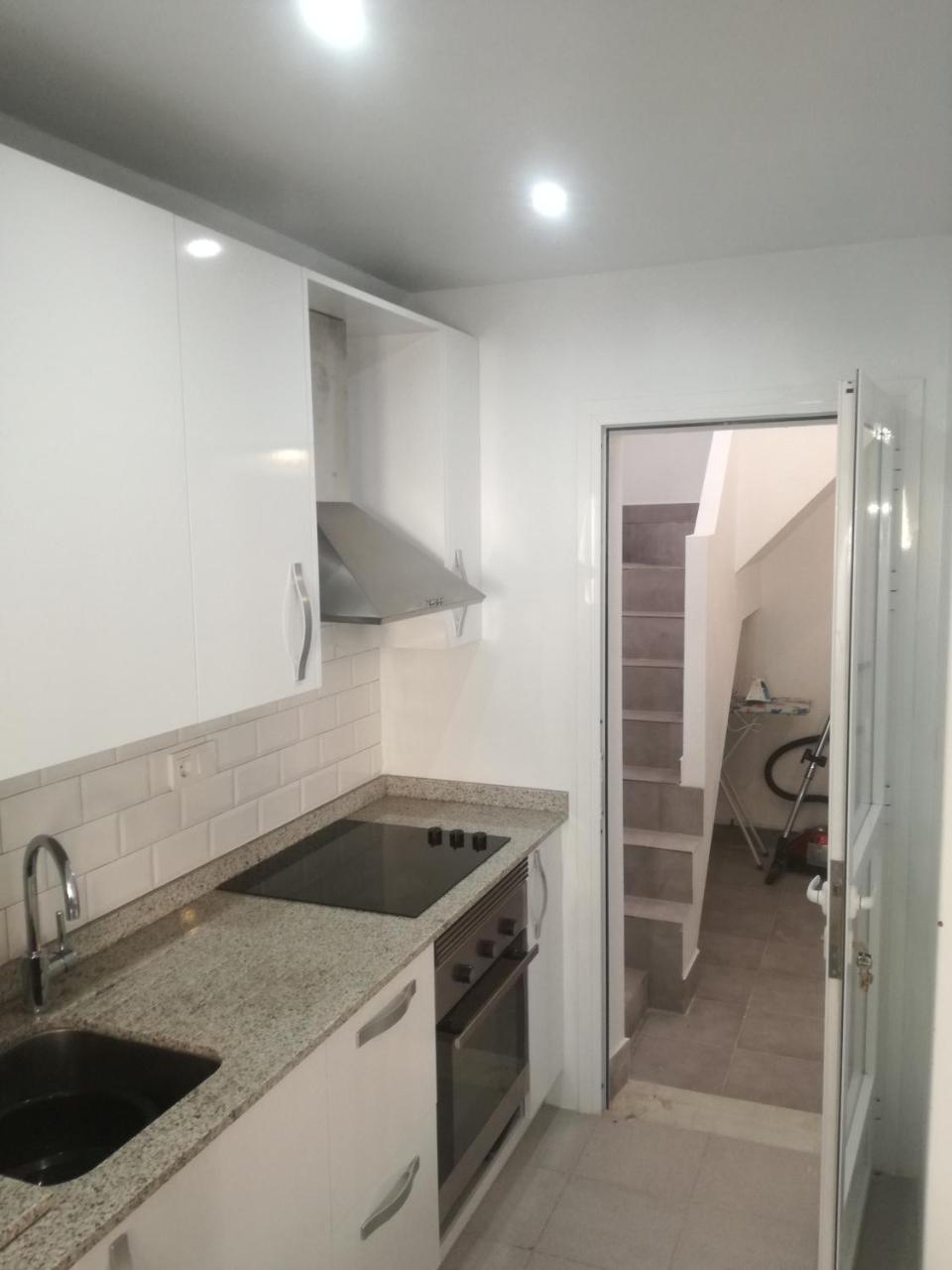 2 Bedroom Newly Renovated Bungalow Close To Bars & Restaurants ロス・アルカサレス エクステリア 写真