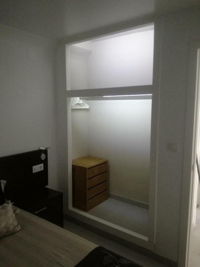 2 Bedroom Newly Renovated Bungalow Close To Bars & Restaurants ロス・アルカサレス エクステリア 写真